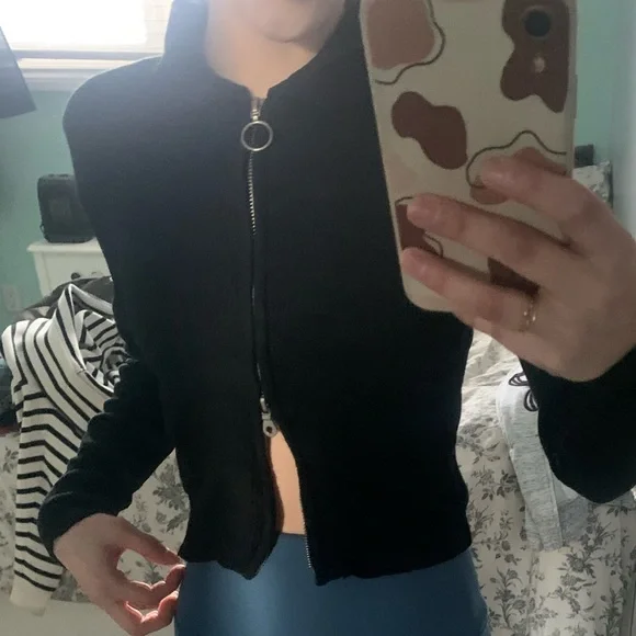 Collared double zipper cropped long sleeve - Picture 2 of 3